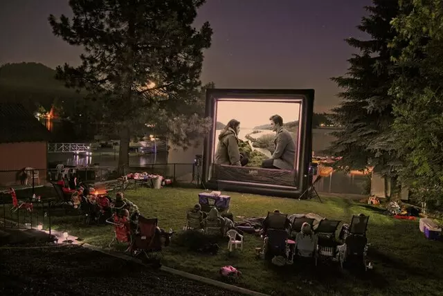 FunFlicks Outdoor Movies - Bakersfield