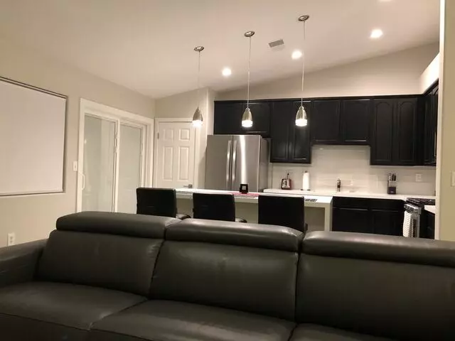 Tommy&apos;s Interior Lighting