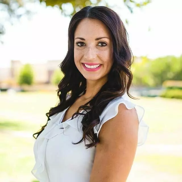 Elizabeth Jimenez - Stratton Davis Realty