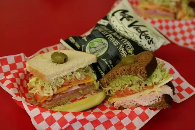 Bonnie&apos;s Best Cafe