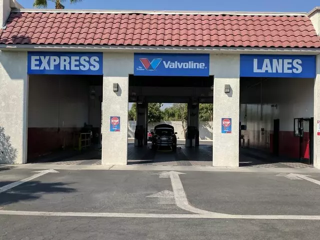 Le-Toy Motors and Express Lube