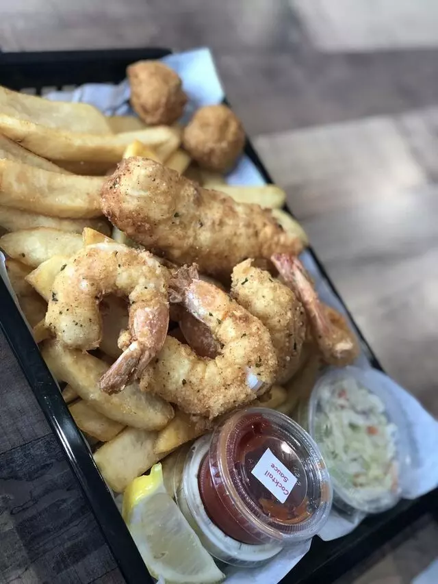 Garrison&apos;s Seafood Express