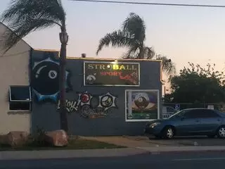 Str8 Ball Sports Bar