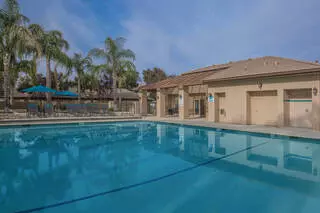 Breakwater Apartments