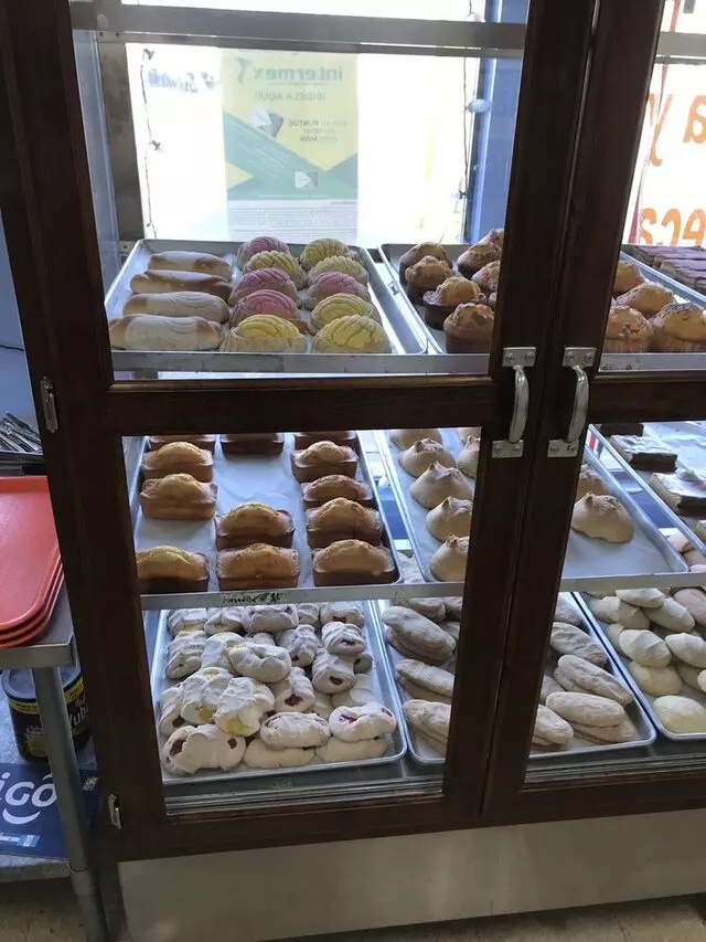 Los Quetzales Bakery
