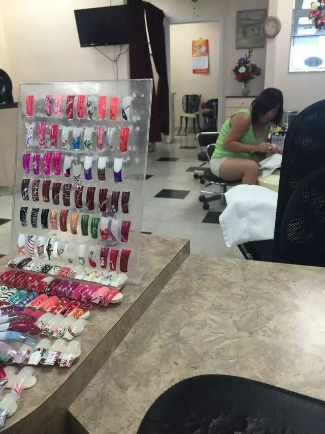 Artist Nail & Spa