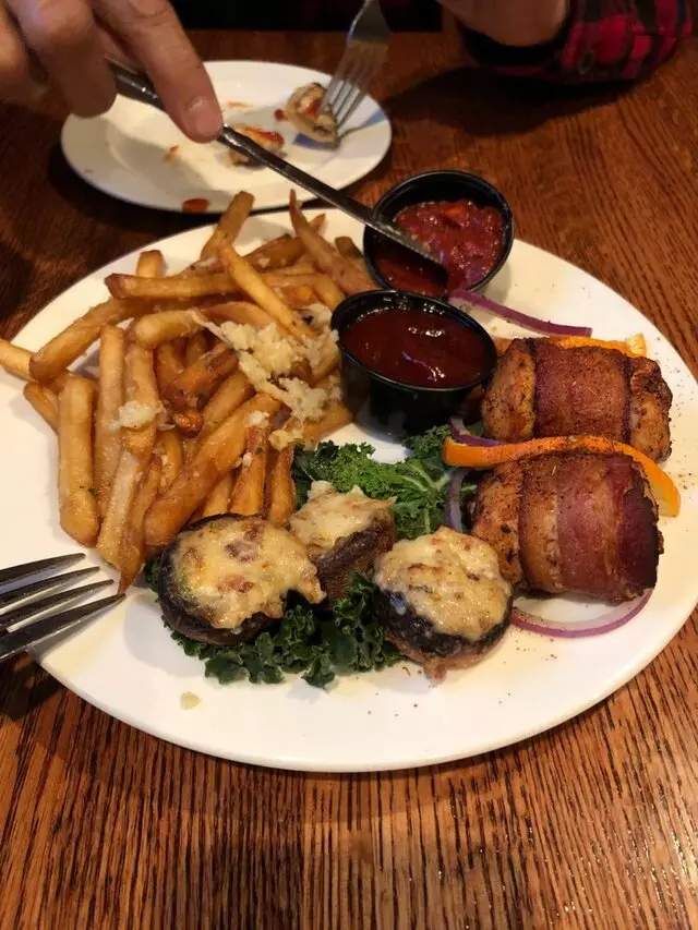 The Crest Bar & Grill