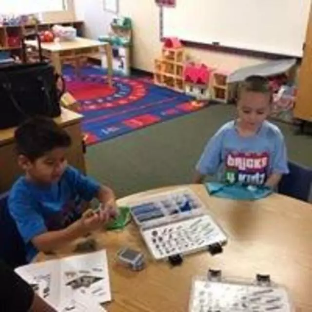 Bricks 4 Kidz - Bakersfield