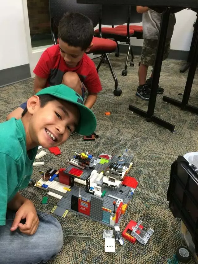 Bricks 4 Kidz - Bakersfield