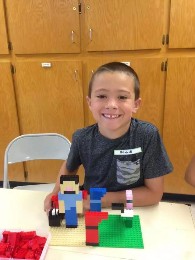 Bricks 4 Kidz - Bakersfield