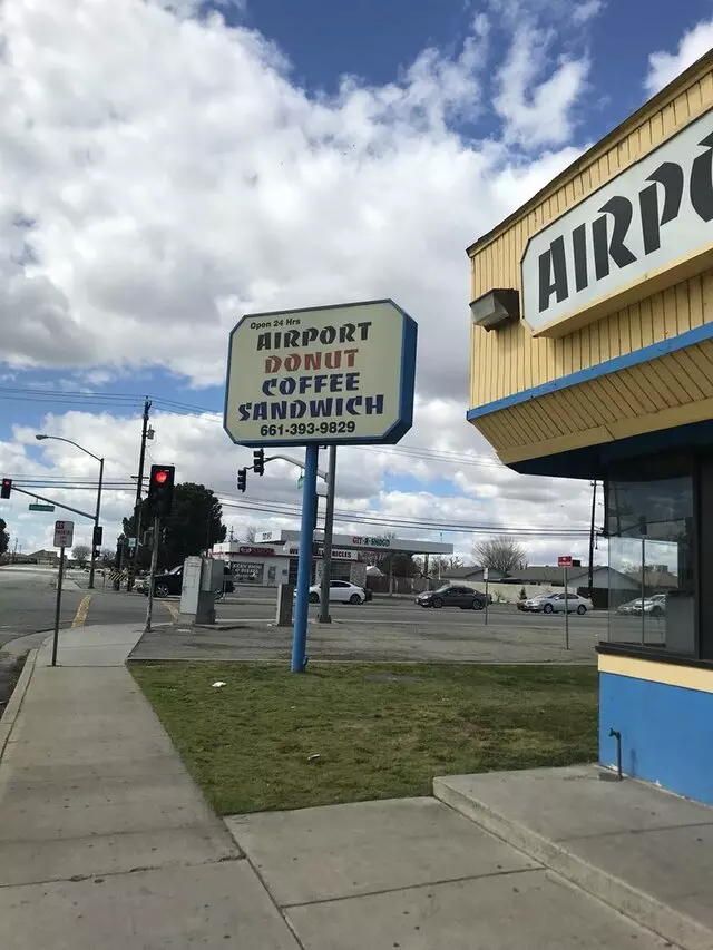 Airport Donut and Deli