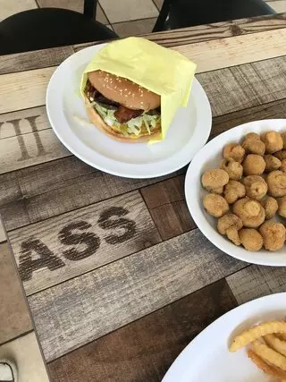 Super Tom's Burgers