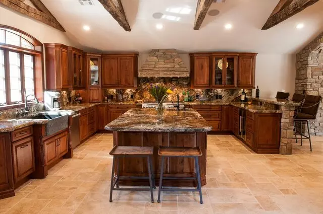 Geneau Granite and Tile