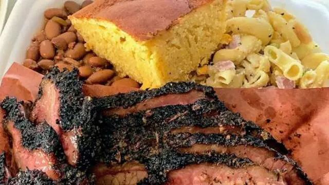 Johnny's Smokin' Bbq