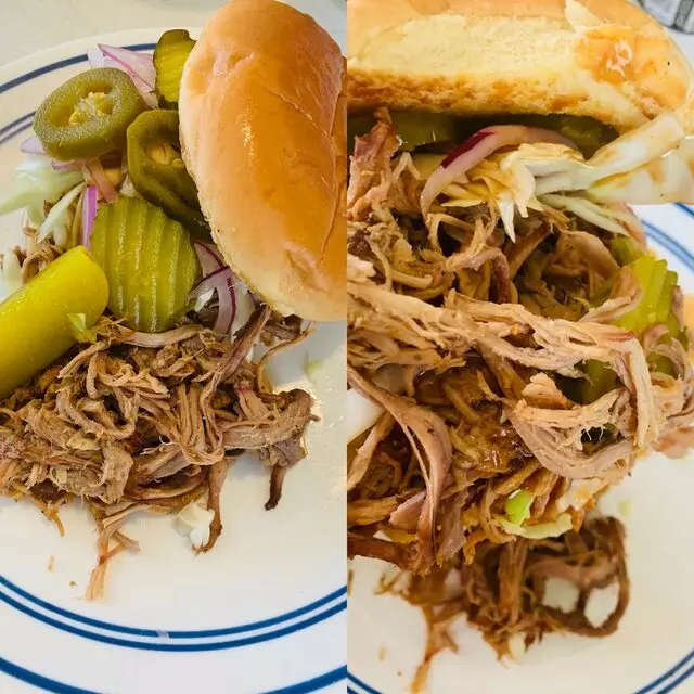 Johnny&apos;s Smokin&apos; Bbq