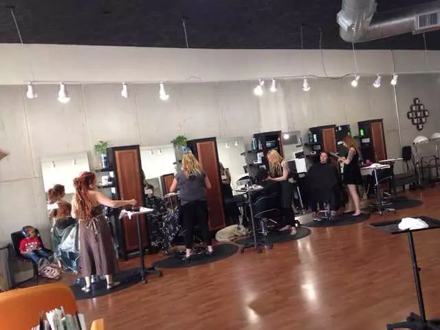 Atomic Kitten Salon