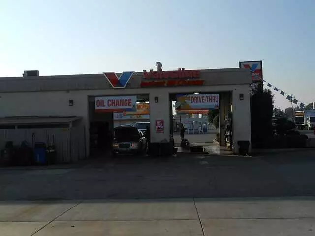 Valvoline Instant Oil Change