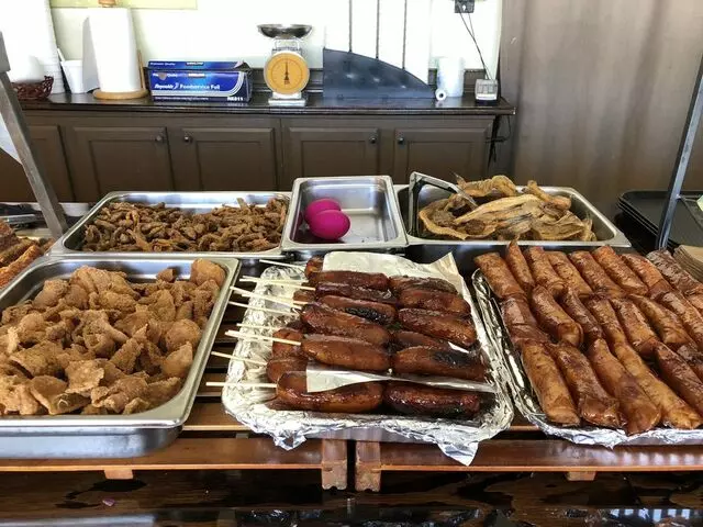 L Philippine Cuisine
