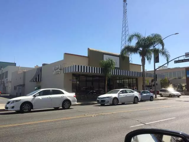 Nature&apos;s Food Market and Juice Bar