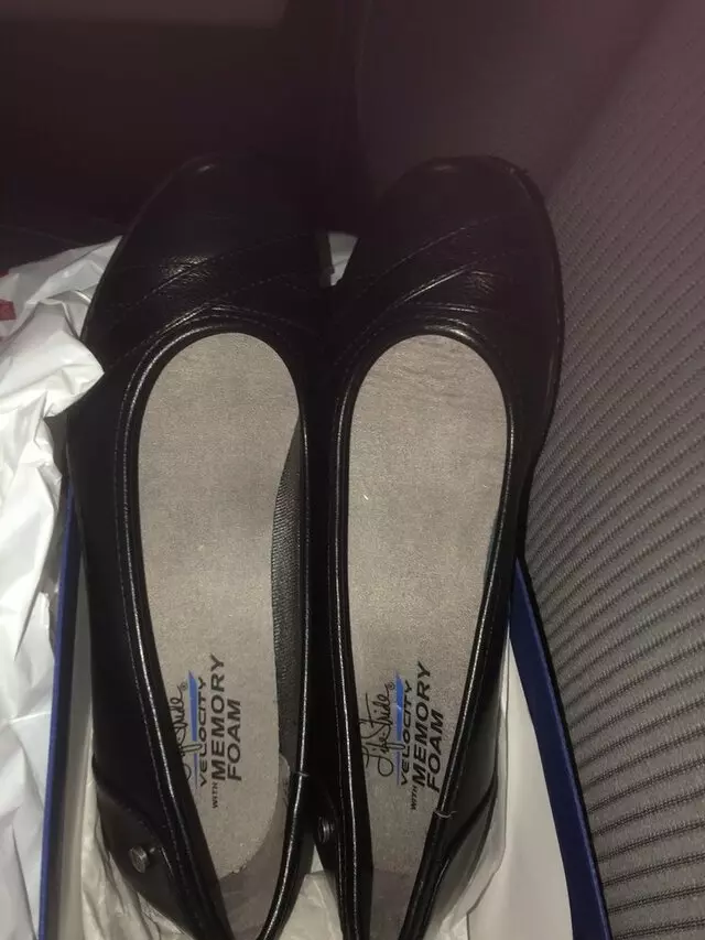 Famous Footwear
