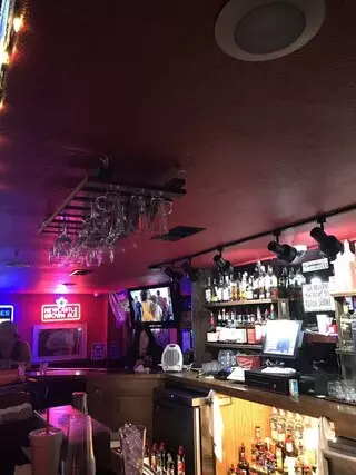 Lone Oak Lounge