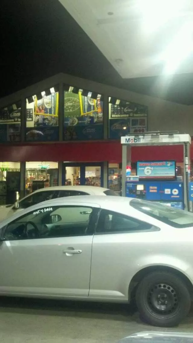 Oak Street Mobil
