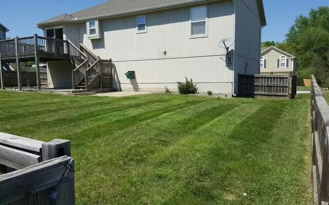 Joe&apos;s Yard Service