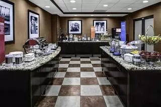 Hampton Inn & Suites Bakersfield/Hwy 58, CA