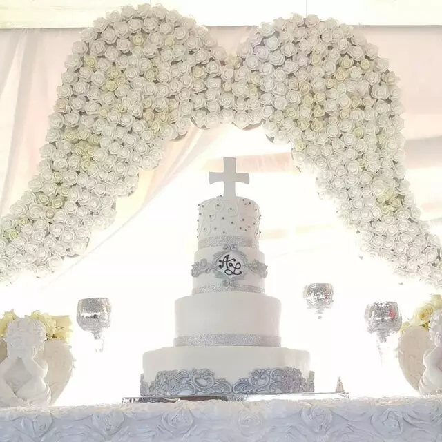 Tina&apos;s Cakes